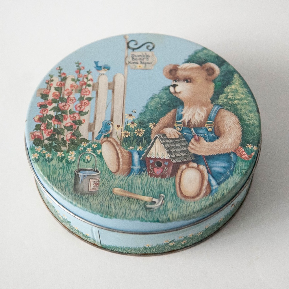 Vintage Bumble Bears Round 6.5" Tin